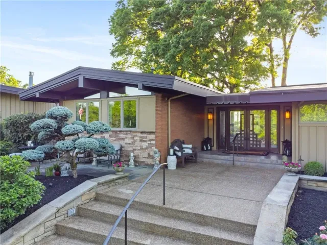 Luxury homes in Upper St. Clair